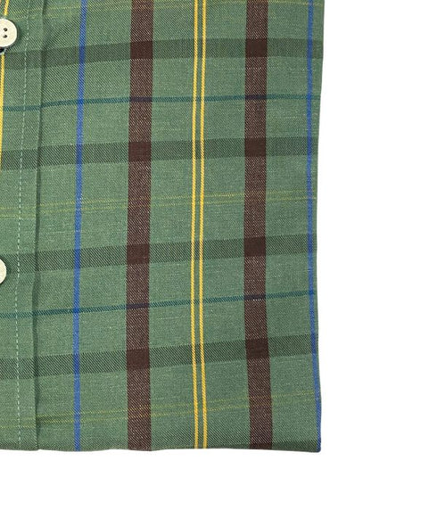 Chemise verte avec design distinctif